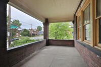 2142 Summit St in Columbus, OH - Foto de edificio - Building Photo