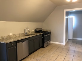 1415 E 75th St in Chicago, IL - Building Photo