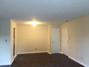 3972 Yearling Ct in Cincinnati, OH - Building Photo - Building Photo