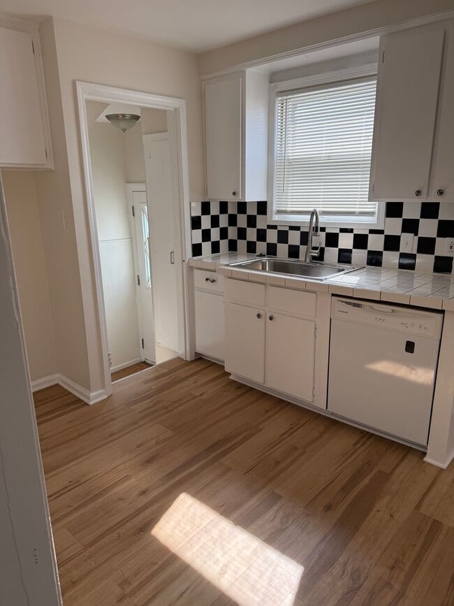 23018 Normandy Ave in Eastpointe, MI - Building Photo - Building Photo