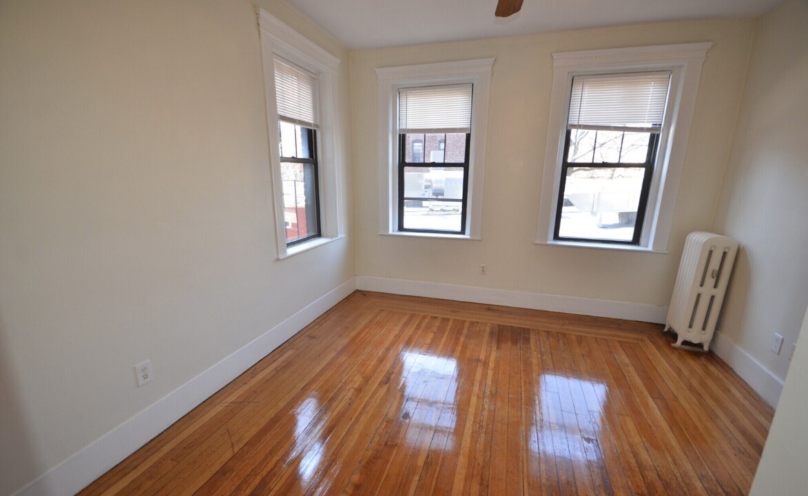 1404 Commonwealth Ave, Unit 308 in Boston, MA - Building Photo