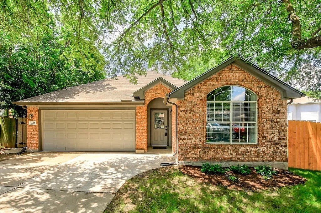 Room in House on Rosewood Ct in Round Rock, TX - Building Photo