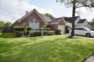 3219 Summerland Dr in Manvel, TX - Building Photo