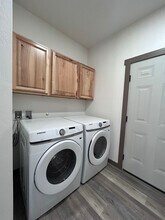 25 Fools Gold Ln in Alder, MT - Foto de edificio - Building Photo