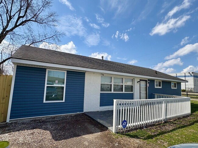 property at 5100 Kilmer Blvd