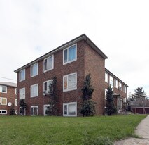 2253 Jane St in Toronto, ON - Building Photo