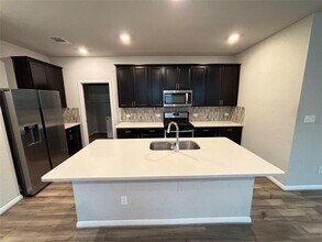 101 Neterland St in Andice, TX - Building Photo - Building Photo
