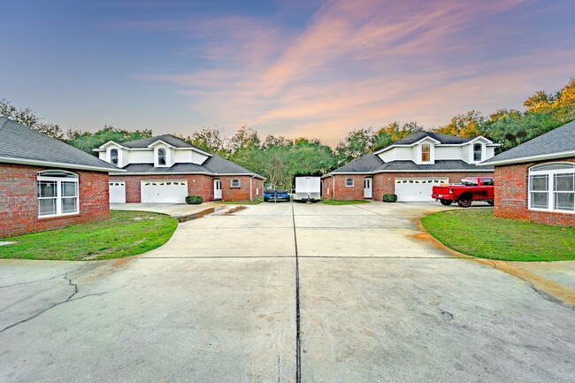 2033 Presidio St in Navarre, FL - Building Photo - Building Photo