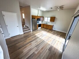 1420 Branstetter Ln, Unit 1420 in Redding, CA - Building Photo