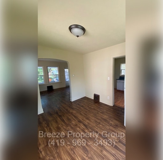 142 S Detroit Ave in Toledo, OH - Building Photo - Building Photo