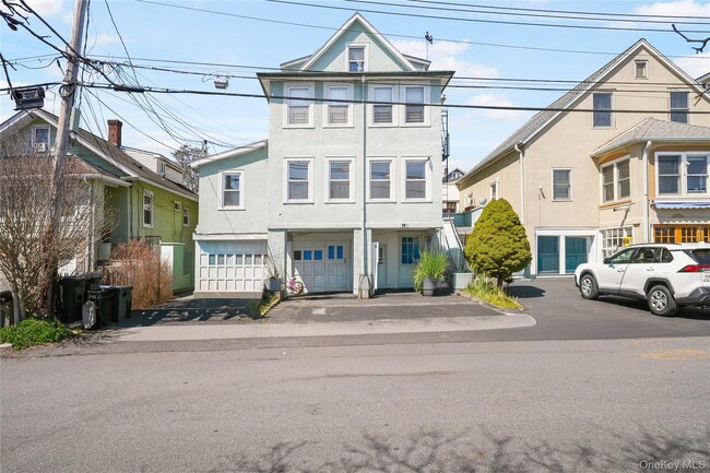 property at 33 Hopper St