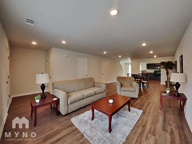 property at 43 Brown Thrasher Ct