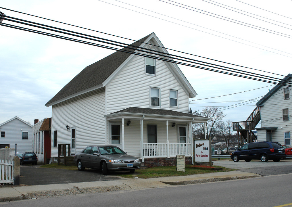 46 Mechanic St in Pawcatuck, CT - Building Photo