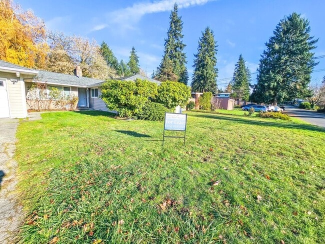 16204 SE 8th St in Bellevue, WA - Building Photo - Building Photo