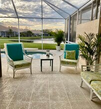 4532 Whispering Oaks Dr in North Port, FL - Foto de edificio - Building Photo