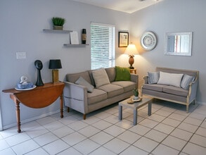 1453 Hendren Dr in Orlando, FL - Building Photo - Building Photo