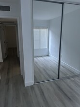 18350 Hatteras St, Unit #184 in Tarzana, CA - Foto de edificio - Building Photo