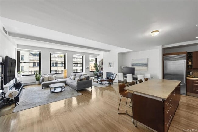 124 Hudson St-Unit -6B in New York, NY - Building Photo - Building Photo