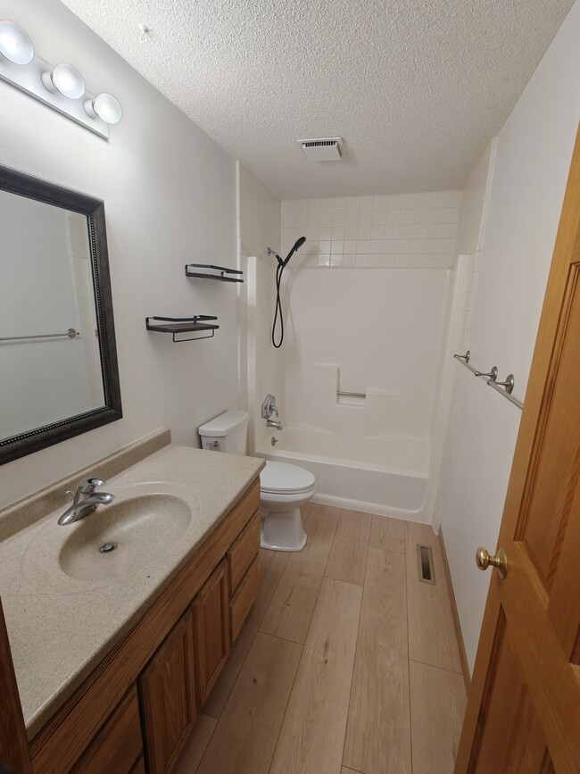 280 22nd St NW, Unit 280 in Owatonna, MN - Building Photo - Building Photo