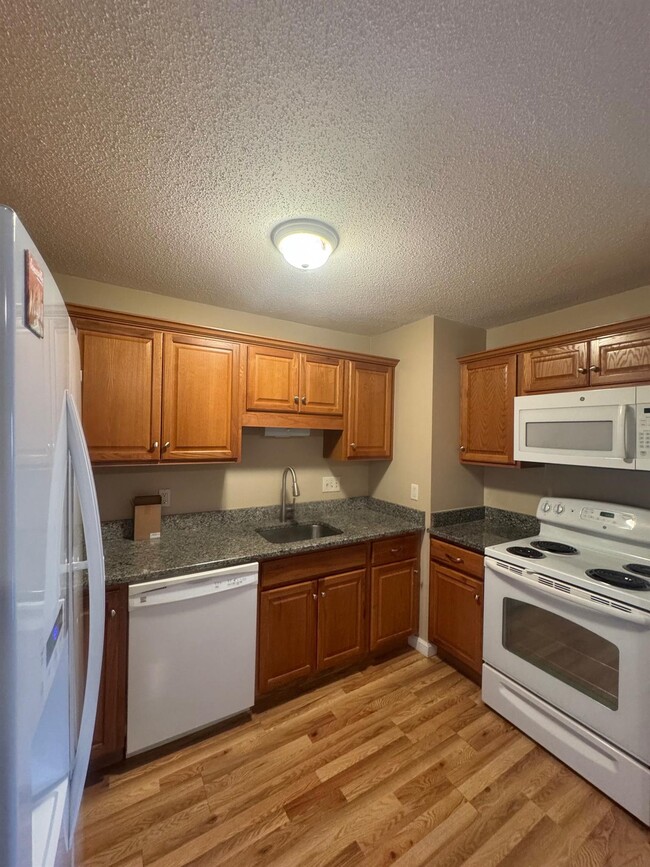 474 Broadway, Unit 28 in Somerville, MA - Building Photo - Building Photo