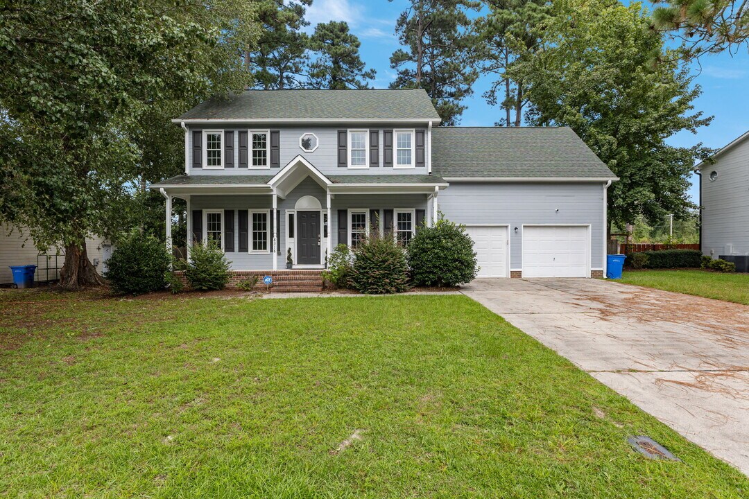 8318 Umstead Dr in Fayetteville, NC - Building Photo