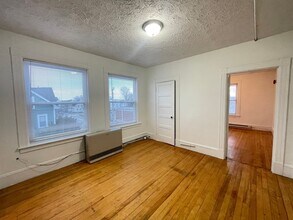 457 Beech St in Manchester, NH - Building Photo - Building Photo