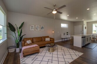 17119 Mistflower Ln in Urbandale, IA - Foto de edificio - Building Photo