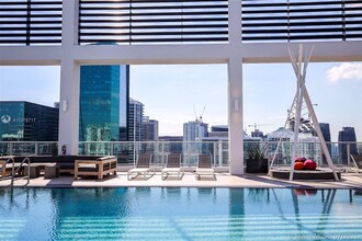 151 SE 1st St, Unit 1509 in Miami, FL - Building Photo - Building Photo