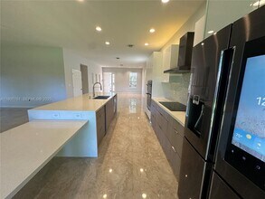 4400 Seneca Ave in Weston, FL - Building Photo - Building Photo