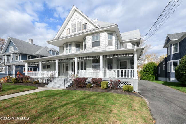 64 Harding Rd in Red Bank, NJ - Building Photo - Building Photo