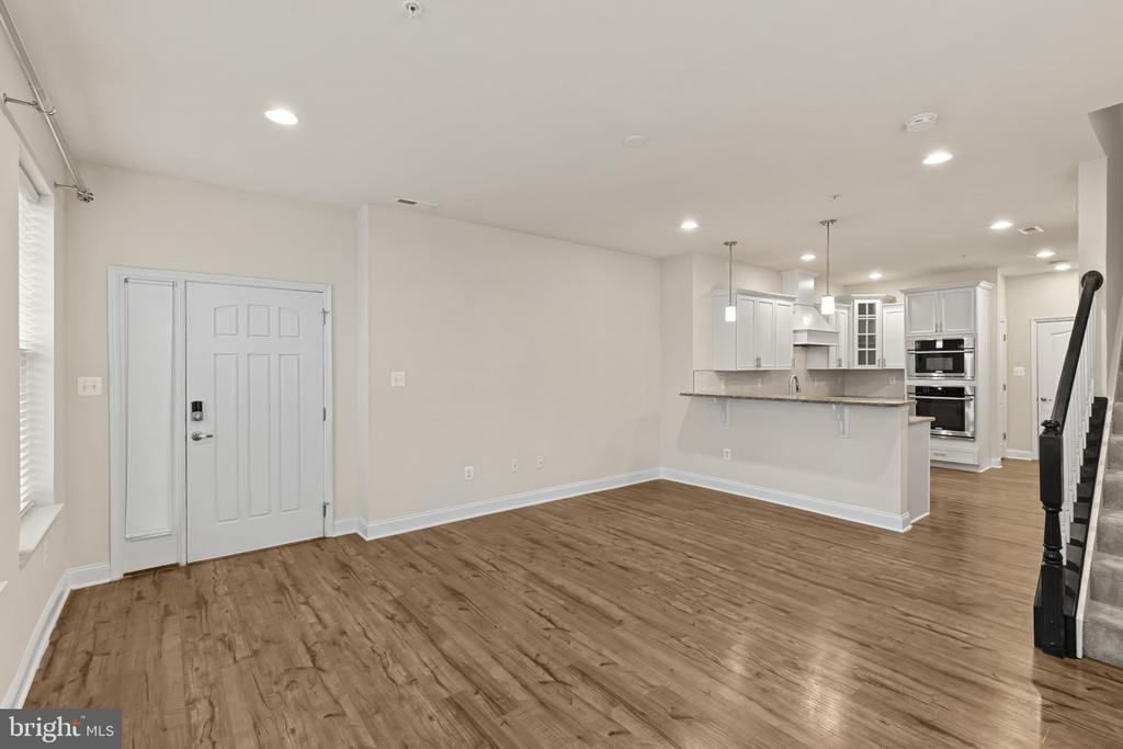 7328 Harlow Wy in Elkridge, MD - Building Photo