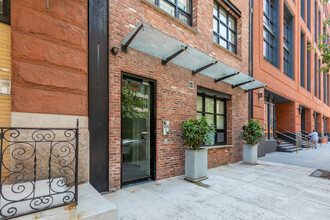 449 Washington St in New York, NY - Building Photo - Building Photo