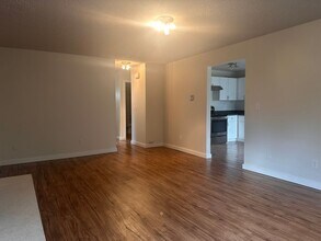 3831 34th Ave W in Seattle, WA - Building Photo - Building Photo