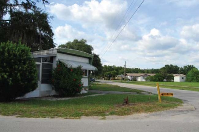 1002 Locke St in Avon Park, FL - Foto de edificio - Building Photo