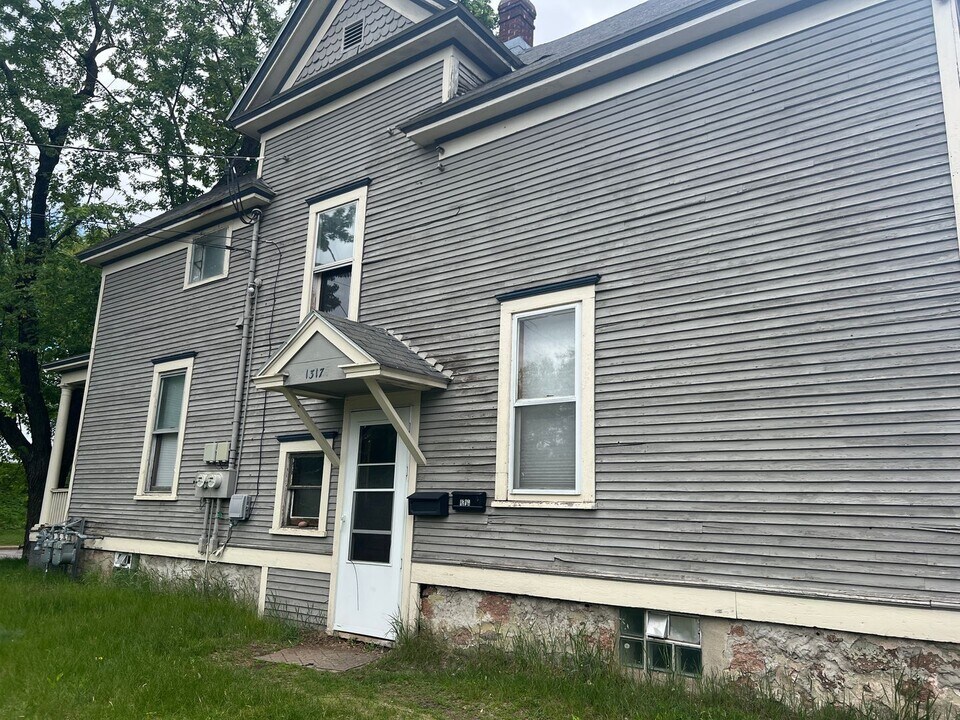 1315-1317 Cleveland Ave in Wausau, WI - Building Photo