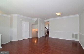 43275 Mitcham Square in Ashburn, VA - Building Photo - Building Photo