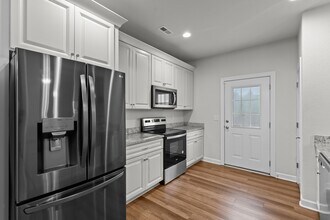 824 Somb Moore Ways in Chesapeake, VA - Building Photo - Building Photo