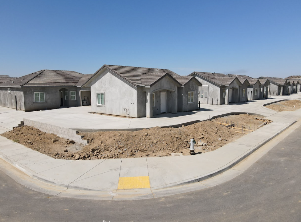 Powder Ridge Homes in Bakersfield, CA - Building Photo