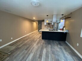 2850 S 35th St in Milwaukee, WI - Building Photo