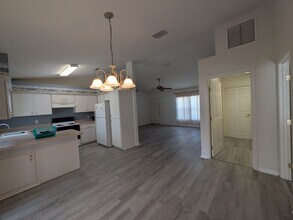 1707 W Beach Plum Dr in Citrus Springs, FL - Building Photo - Building Photo
