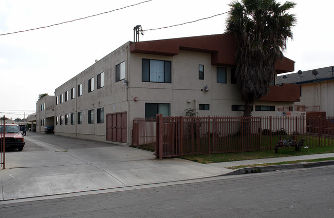 Osage Apartments in Inglewood, CA - Building Photo - Building Photo