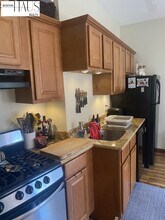 70 Queensberry St, Unit 24 in Boston, MA - Building Photo - Building Photo