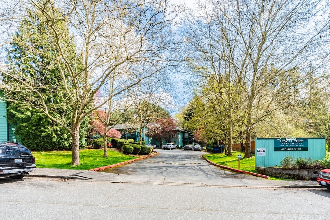 Town Centre in Woodinville, WA - Building Photo