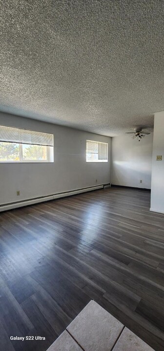 4427 Parkview Dr in Cheyenne, WY - Building Photo