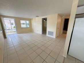5557 Silver Spur Dr in Holiday, FL - Building Photo - Building Photo