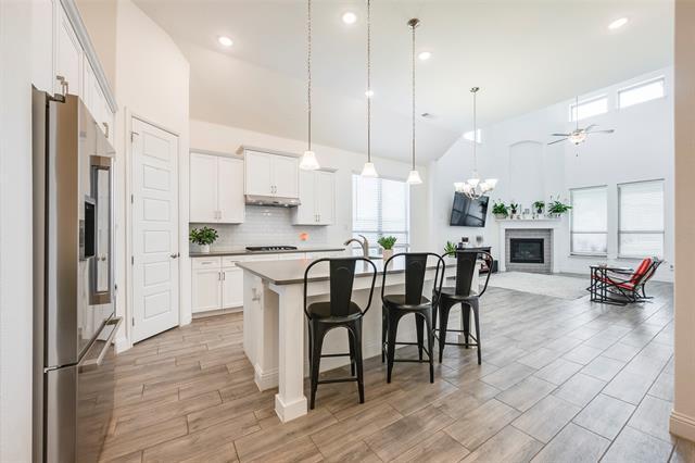 14404 Home Trl in Roanoke, TX - Building Photo