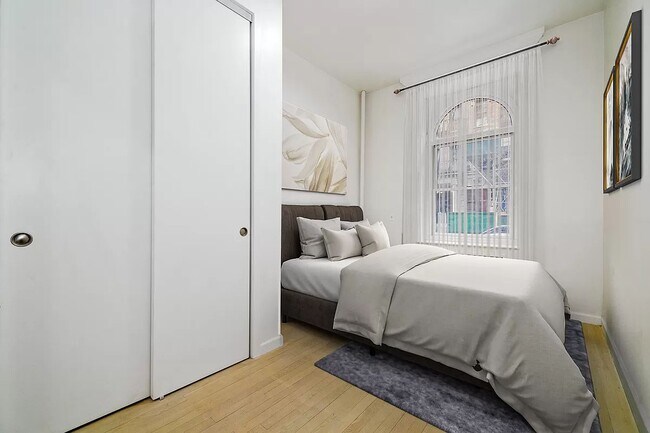 225 W 20th St-Unit -2E in New York, NY - Building Photo - Building Photo