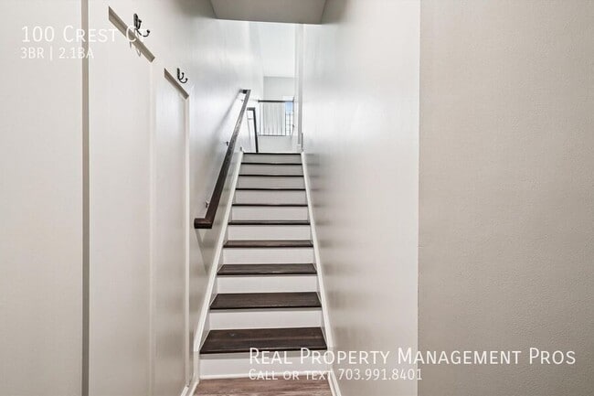 100 Crest Ct in Stafford, VA - Building Photo - Building Photo