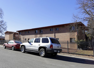 Montview Apartments in Aurora, CO - Building Photo - Building Photo