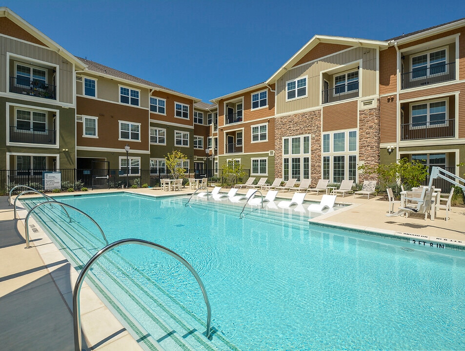 The Elliott Senior Apartments in Arlington, TX - Foto de edificio
